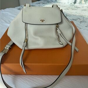 Slouchy white Tory Burch bag with optional crossbody strap- good condition